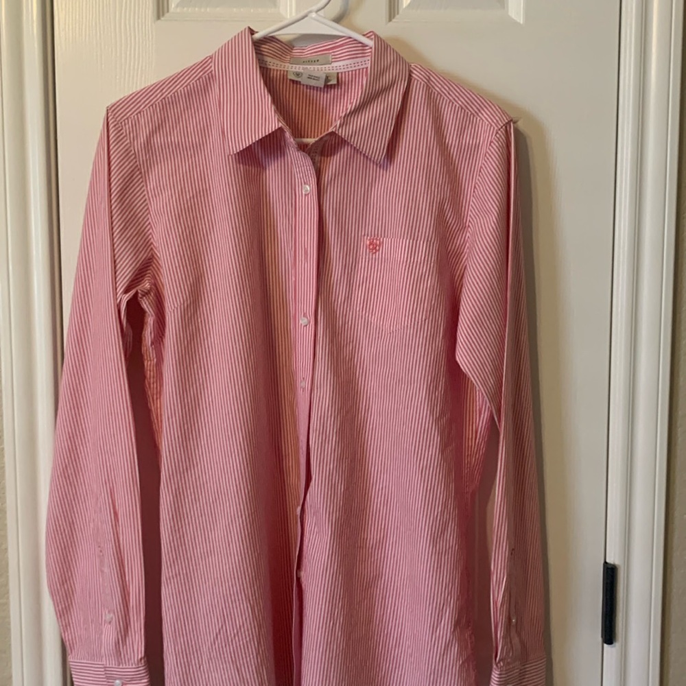 Ariat women’s pin-striped shirt. Large